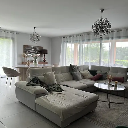 Villa Maison Paisible Avec Piscine Privee *
